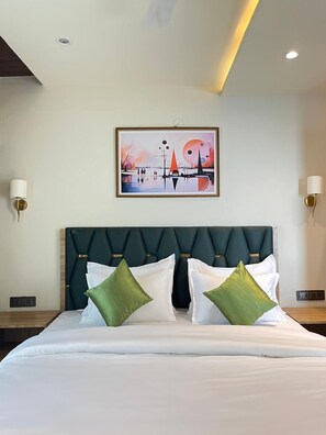 Desk, laptop workspace, free WiFi