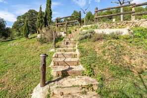 Property grounds - Rural House 'La Pallisa' with Wi-Fi (Peñarroya De Tastavins)