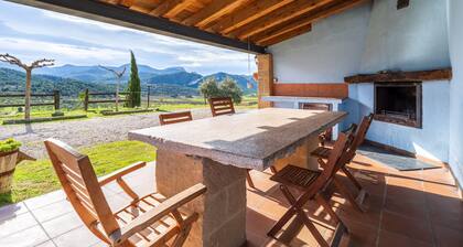 Maison de campagne "La Sala" avec vue sur les montagnes, piscine partagée et Wi-Fi
