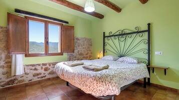 2 bedrooms, free WiFi, bed sheets