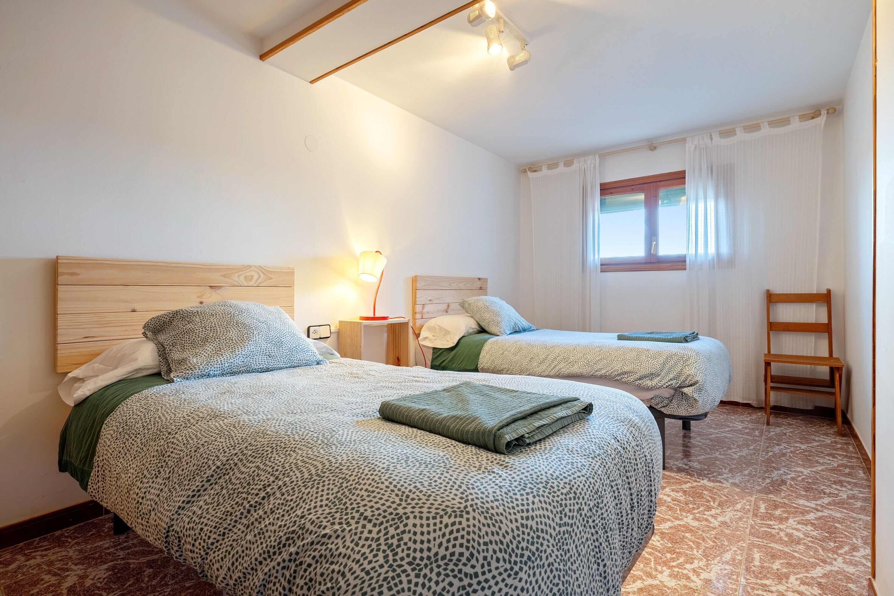 3 bedrooms, iron/ironing board, free WiFi, bed sheets