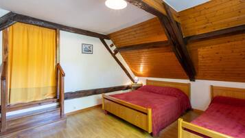 4 camere, ferro/asse da stiro, Wi-Fi gratuito