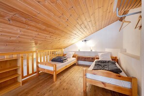 3 bedrooms, iron/ironing board, free WiFi - Apartment 'Le Génépi' with Mountain View, Balcony and Wi-Fi (Val-Cenis)