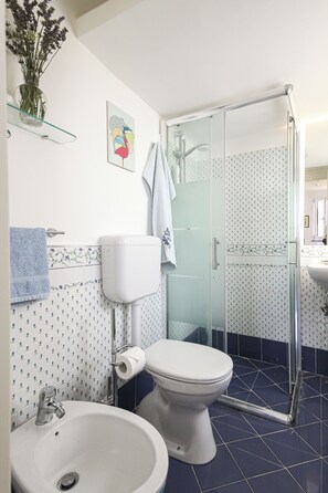 Håndklæder, Sæbe, Toiletpapir