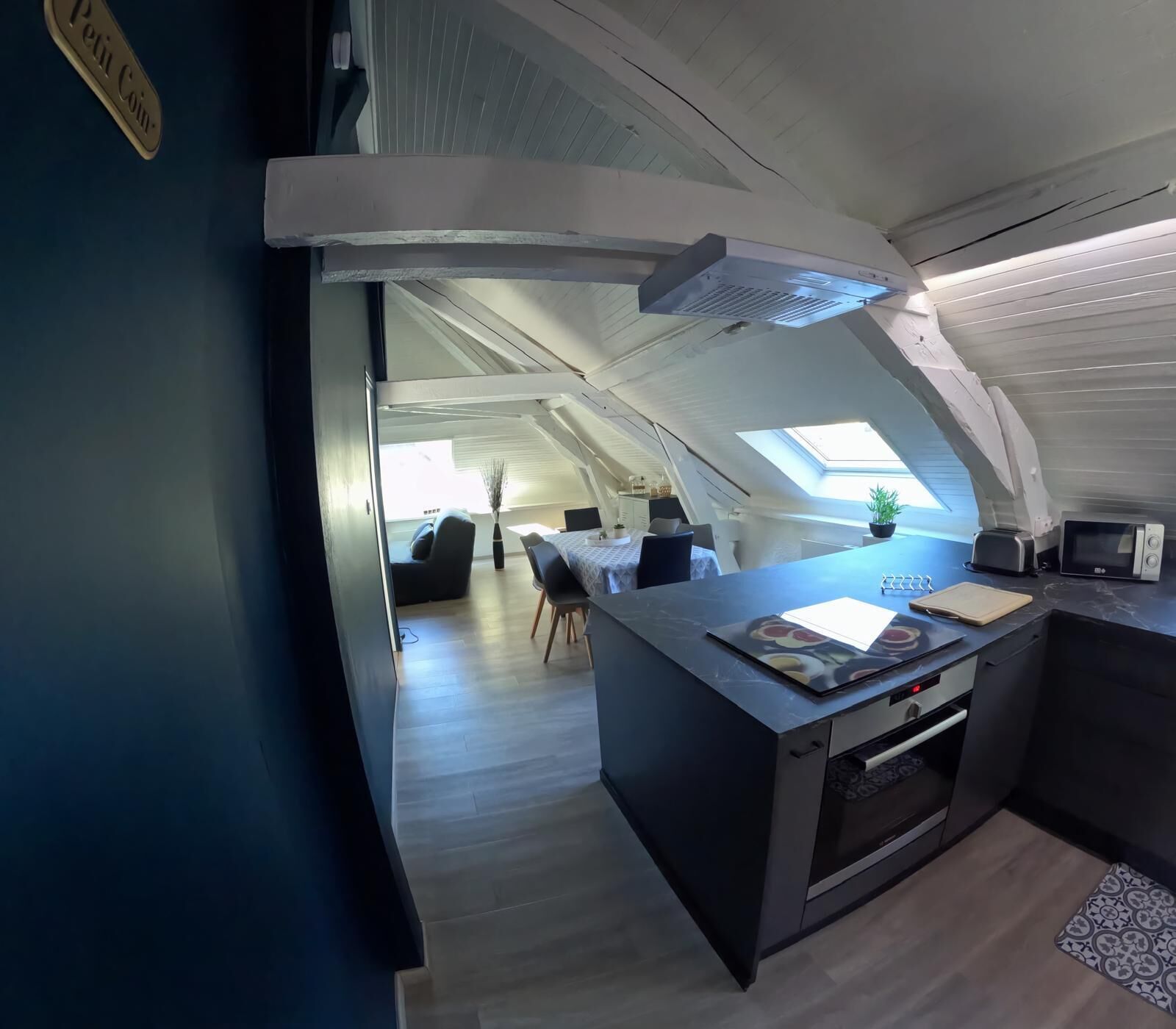 2 slaapkamers, een strijkplank/strijkijzer, wifi, beddengoed