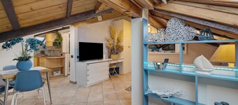 Apartment 'Mansarda Sotto Le Stelle' with Sea View, Wi-Fi and Air Conditioning