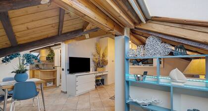 Ferienwohnung 'Mansarda Sotto Le Stelle' mit Meerblick, Wi-Fi und Klimaanlage