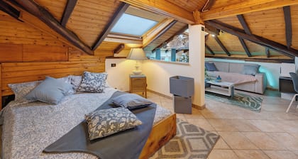 Apartment 'Mansarda Sotto Le Stelle' with Sea View, Wi-Fi and Air Conditioning