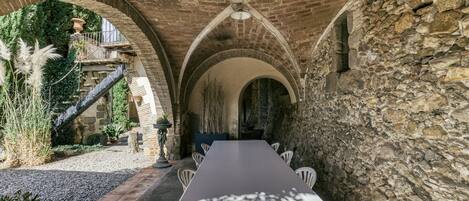 屋外ダイニングエリア