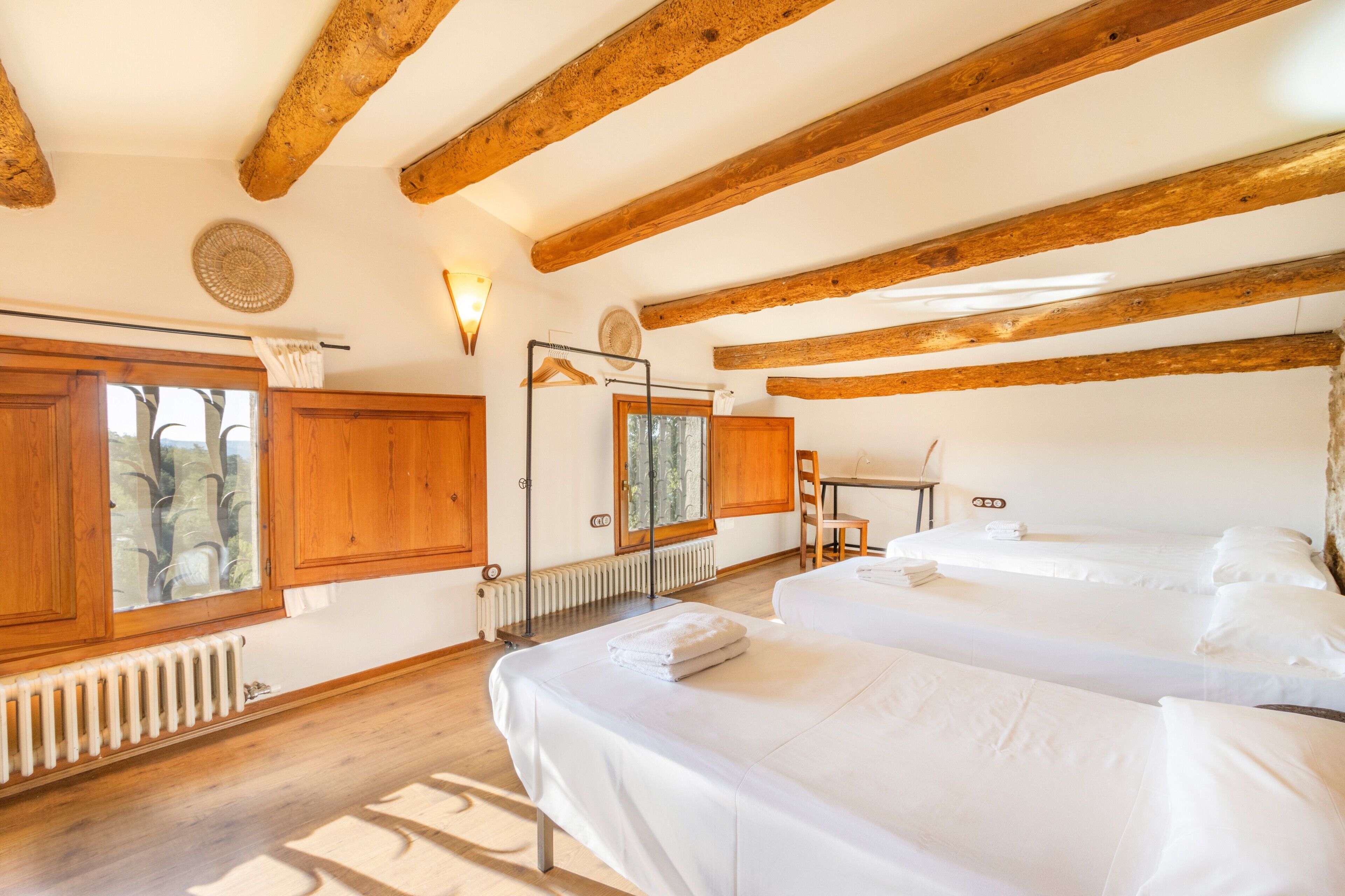 6 makuuhuonetta, ilmainen Wi-Fi, vuodevaatteet