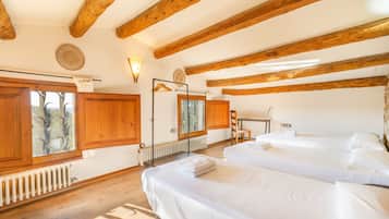 6 makuuhuonetta, ilmainen Wi-Fi, vuodevaatteet