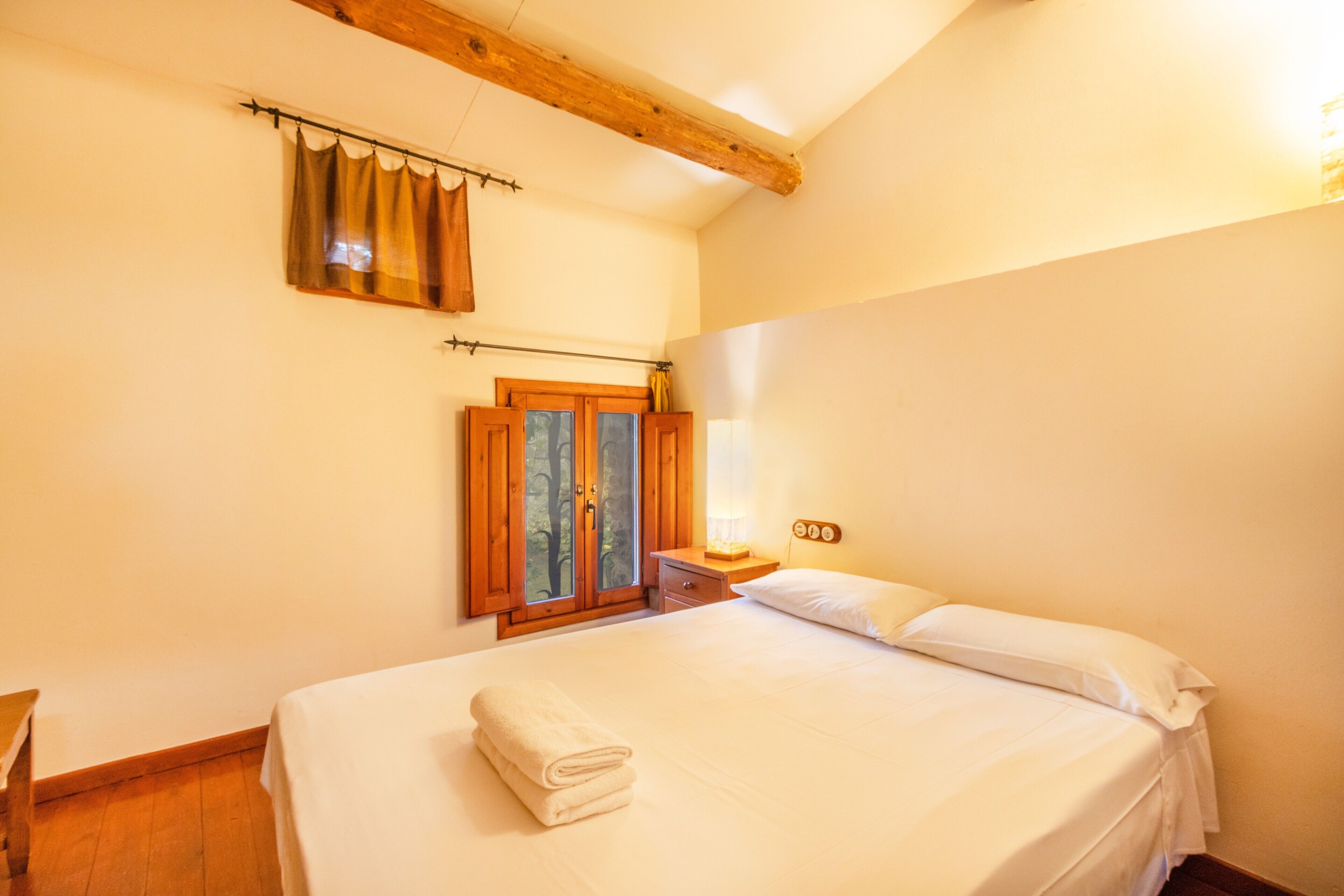 6 bedrooms, free WiFi, bed sheets