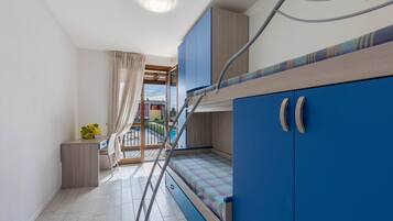 2 chambres, fer et planche à repasser, Wi-Fi gratuit, draps fournis