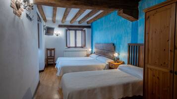 5 Schlafzimmer, Bügeleisen/Bügelbrett, kostenloses WLAN, Bettwäsche