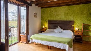 5 bedrooms, iron/ironing board, free WiFi, bed sheets