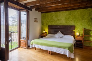 5 habitaciones, tabla de planchar con plancha y wifi gratis 