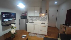 Microondas, placa de cocina