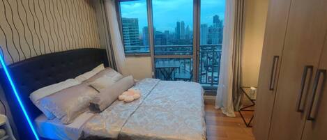 1 chambre, fer et planche à repasser, Wi-Fi, draps fournis