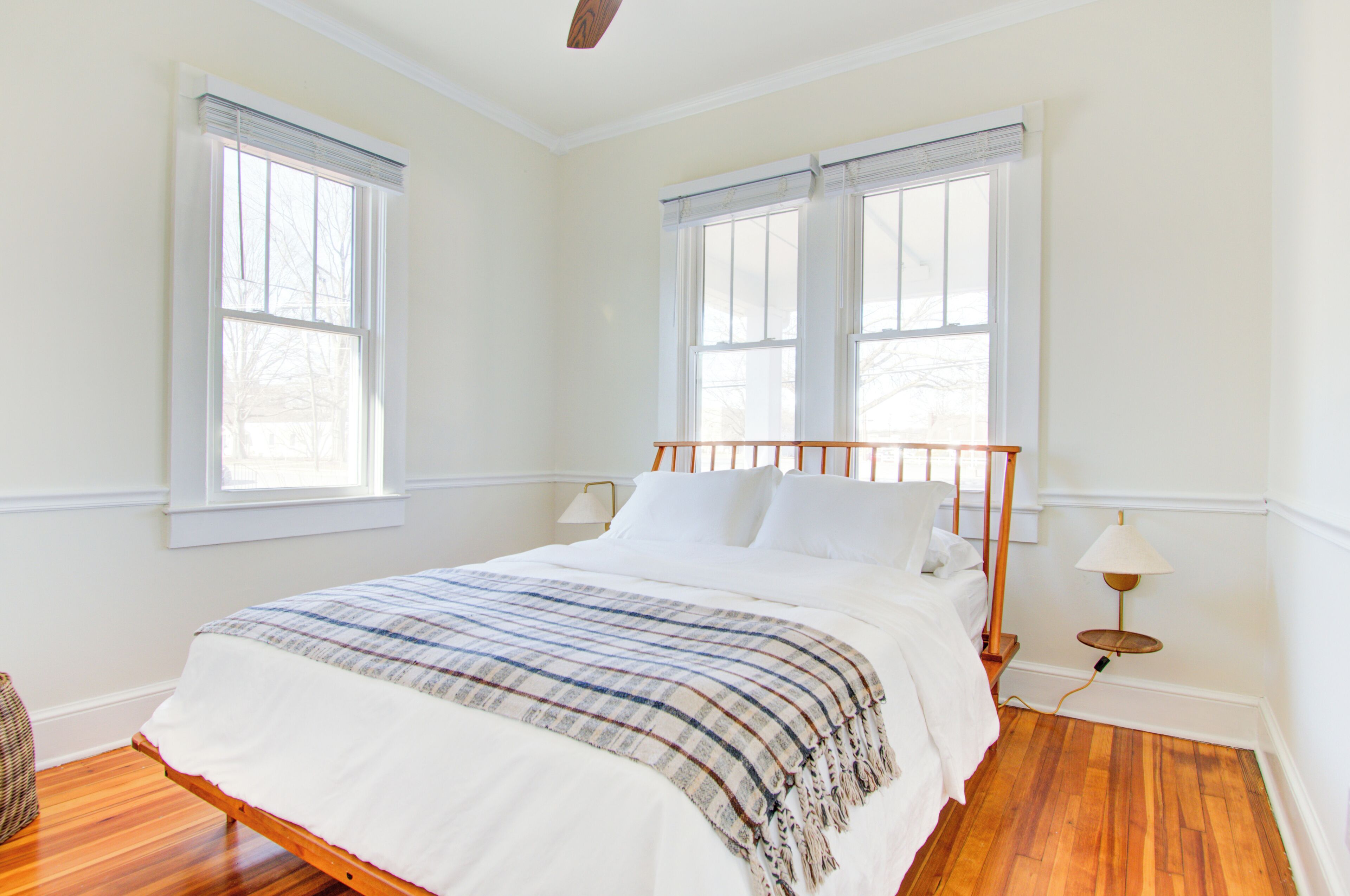 3 bedrooms, desk, iron/ironing board, travel crib