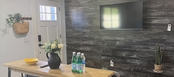 Cozy Guesthouse w/Full Kitchen in Oxnard