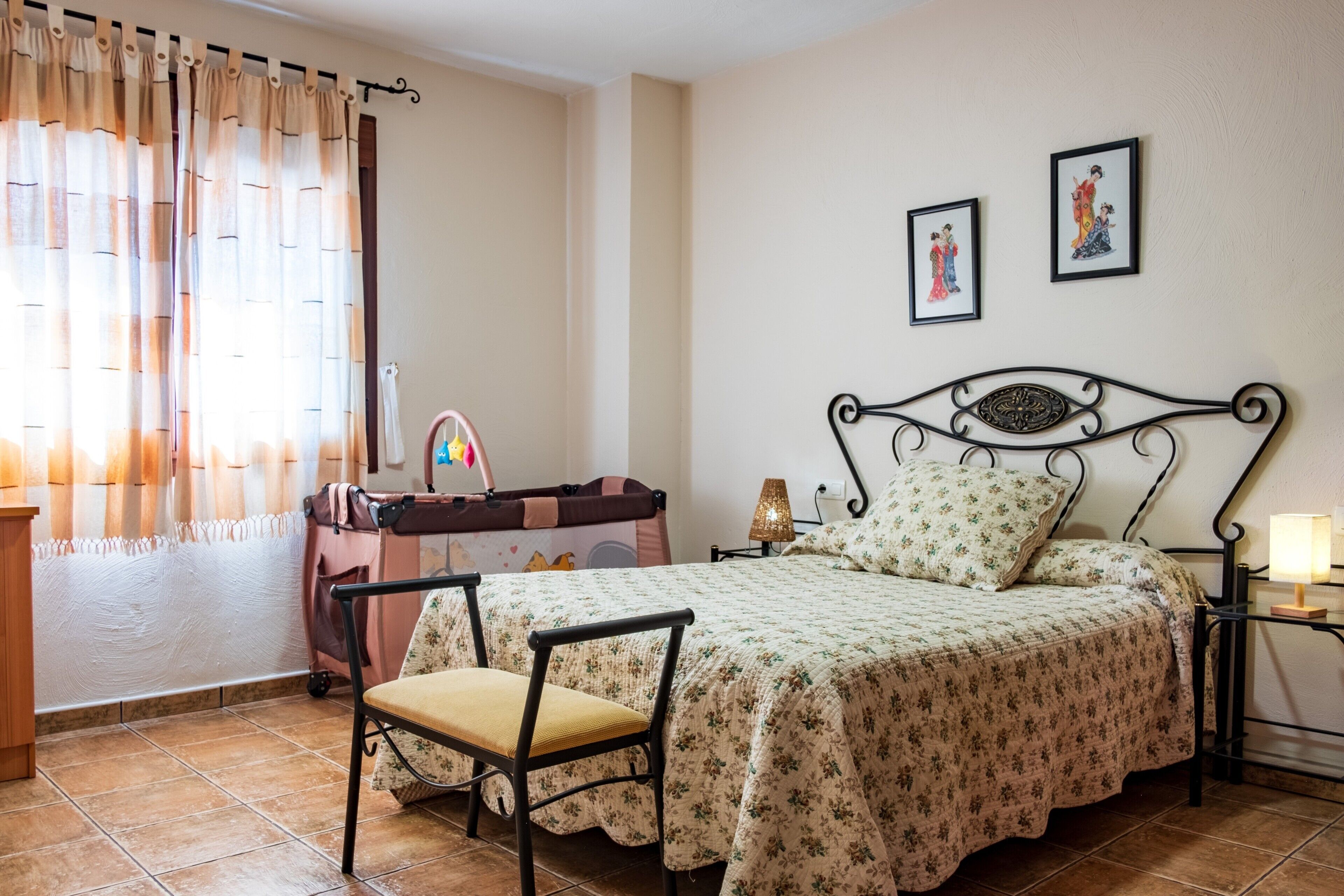 3 bedrooms, iron/ironing board, free WiFi, bed sheets