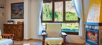 Country House 'Casa Rural Arroal I' with Mountain View, Wi-Fi and Air Conditioning