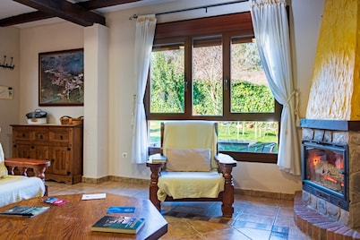 Country House 'Casa Rural Arroal I' with Mountain View, Wi-Fi and Air Conditioning