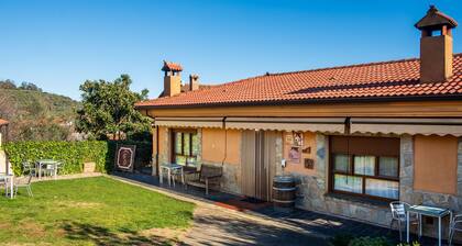 Country House 'Casa Rural Arroal I' with Mountain View, Wi-Fi and Air Conditioning
