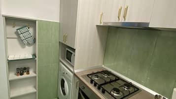 Frigorífic, microones, forn i cafetera i tetera
