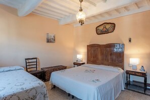 3 habitaciones, tabla de planchar con plancha y wifi gratis 