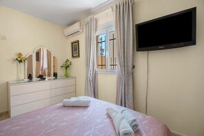 4 chambres, fer et planche à repasser, Wi-Fi gratuit, draps fournis