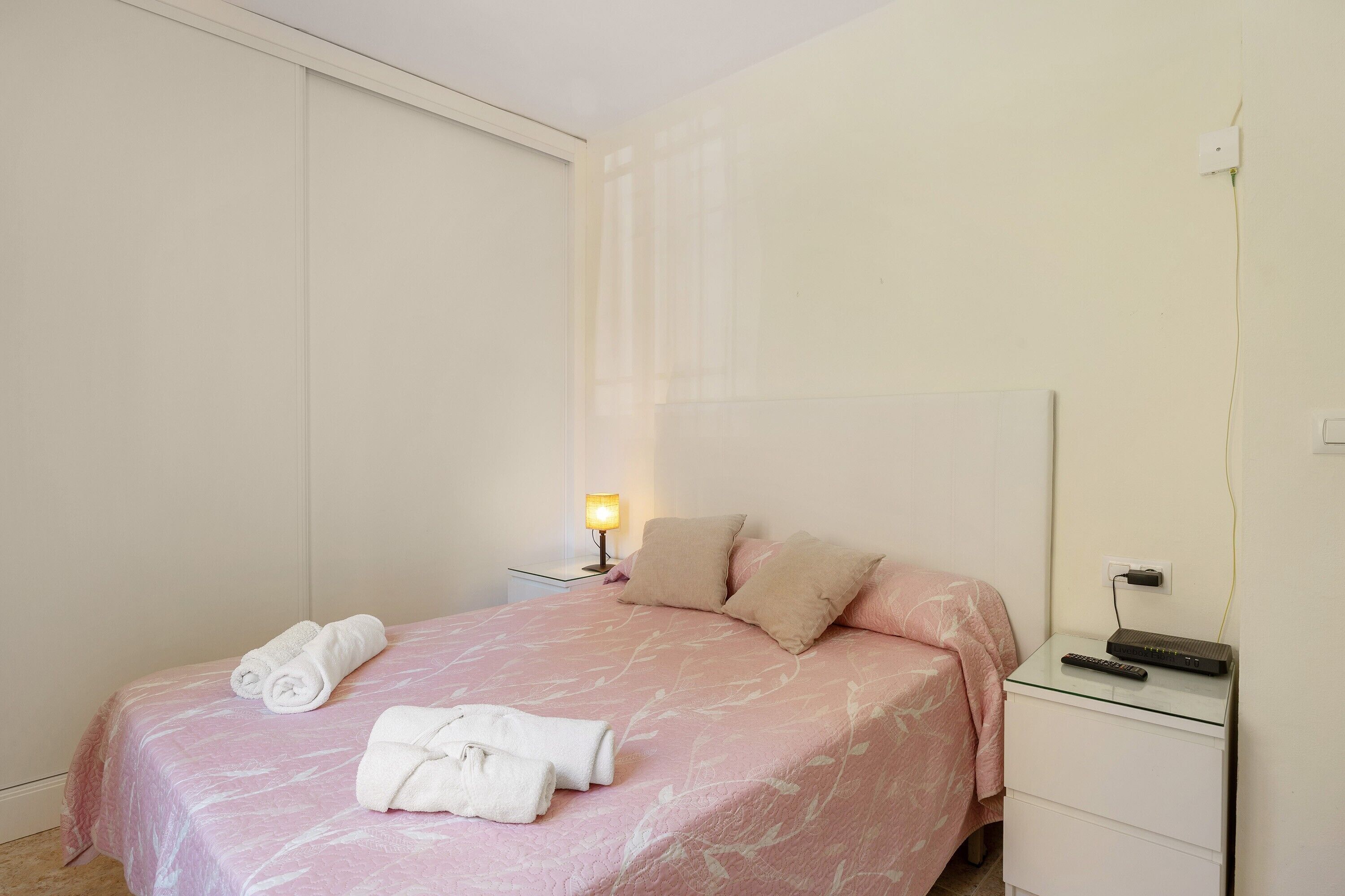 4 dormitorios, tabla de planchar con plancha, wifi gratis y ropa de cama