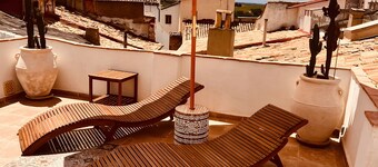 Villa 'Valeria, Casa Cueva 1748' with Private Terrace, Wi-Fi and Air Conditioning