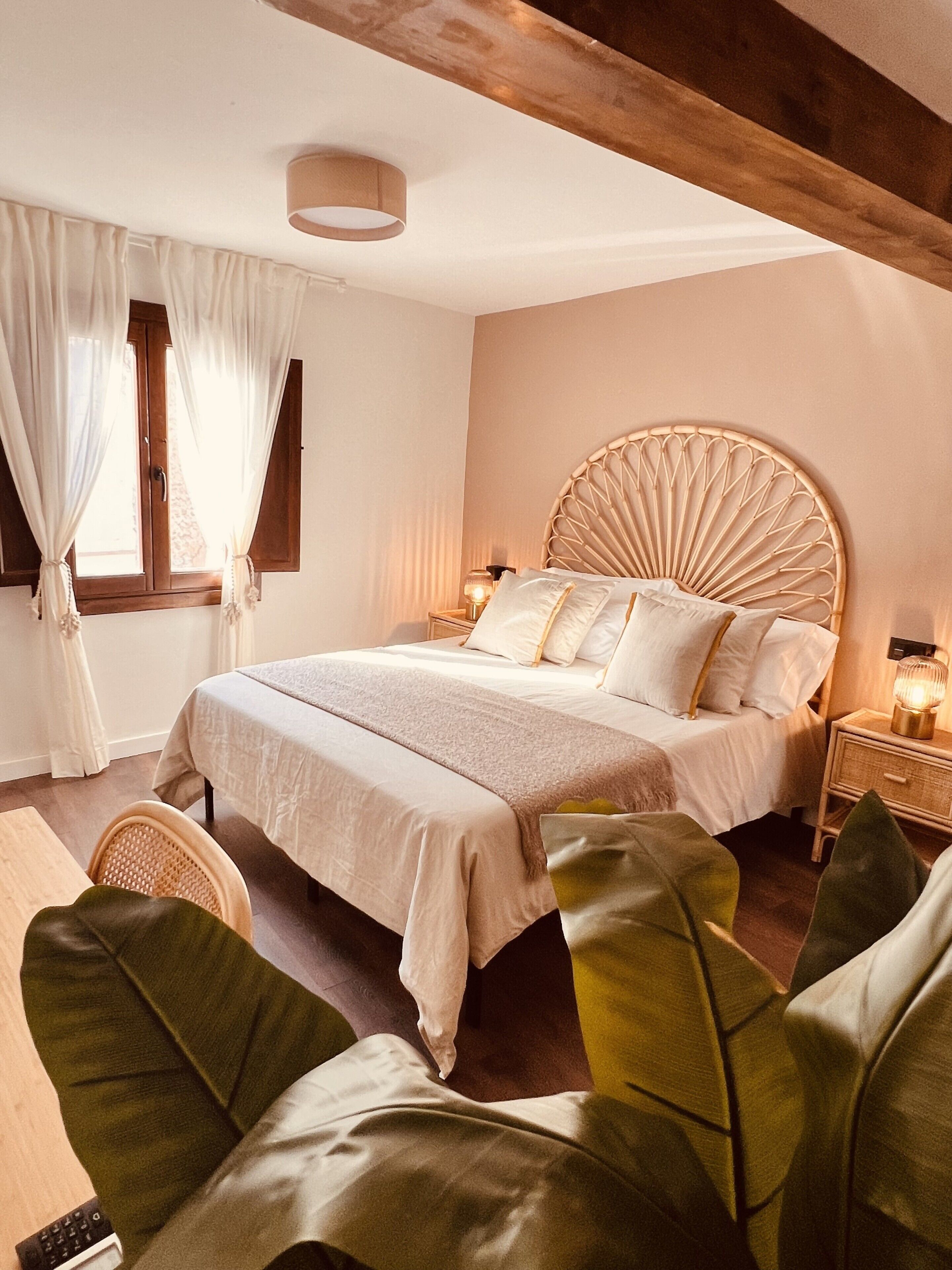 3 makuuhuonetta, silitysrauta/-lauta, ilmainen Wi-Fi, vuodevaatteet