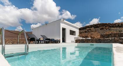 Vacation Home 'Casa Jonas' with Sea View, Private Pool and Wi-Fi