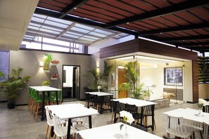 Restaurant - Sun Shine Hotel (Bengaluru)