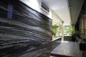 숙박 시설 입구