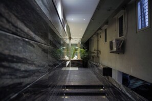 Property entrance - Sun Shine Hotel (Bengaluru)