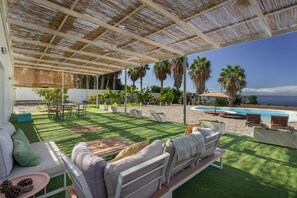 Outdoor dining - Vacation Home 'La Casa Del Caballo' with Sea View, Private Pool and Wi-Fi (Adeje)