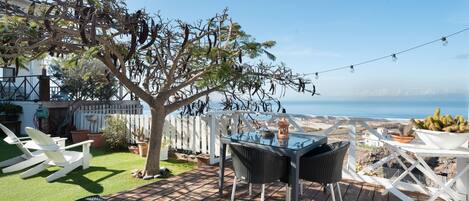 تناول الطعام بالخارج