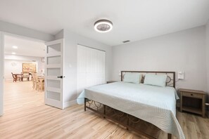 5 bedrooms, desk, iron/ironing board, free WiFi
