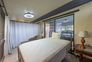 5 bedrooms, desk, iron/ironing board, free WiFi