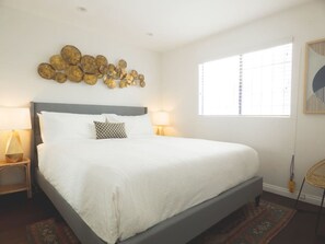 2 chambres, fer et planche à repasser, Wi-Fi, draps fournis