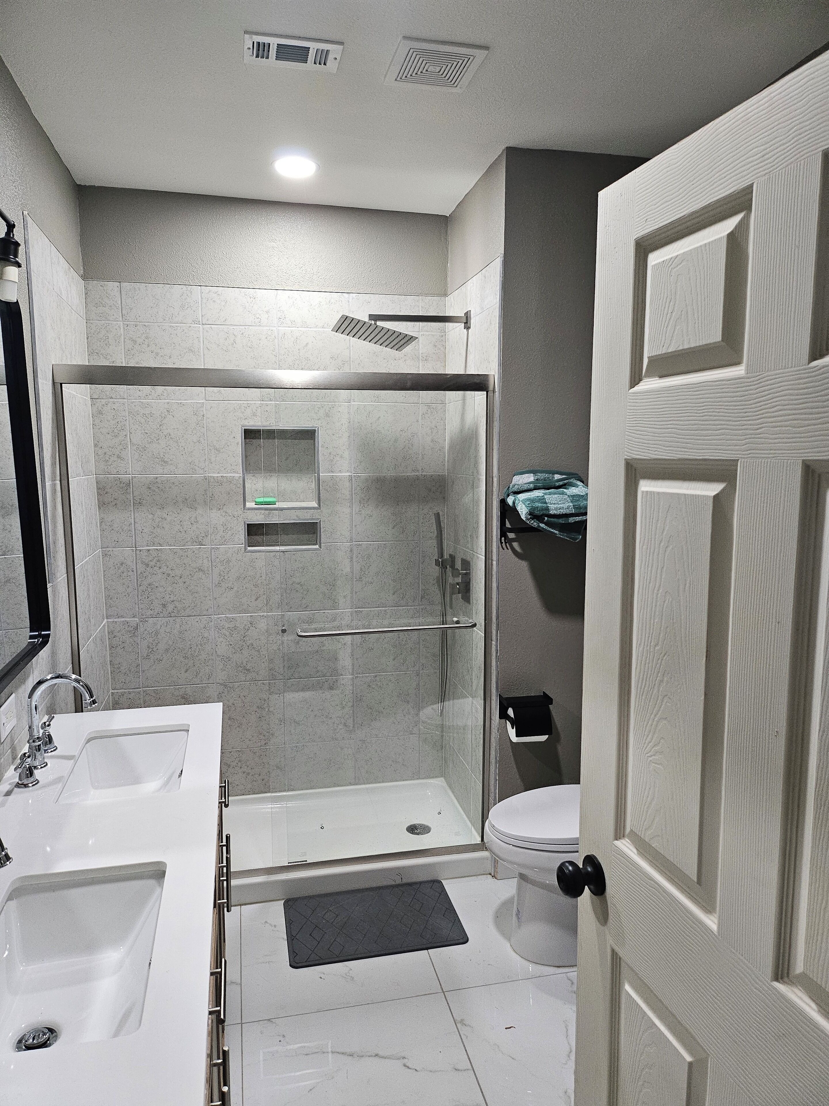 Towels, soap, shampoo, toilet paper