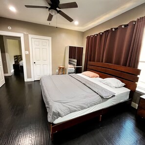 4 bedrooms, iron/ironing board, free WiFi, bed sheets