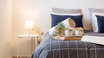 3 slaapkamers, een strijkplank/strijkijzer, gratis wifi, beddengoed