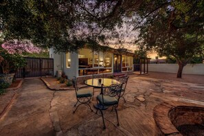 Outdoor dining - Pool / 2BR 2BA / Fenced Yard / Historic & Charming (Tucson)