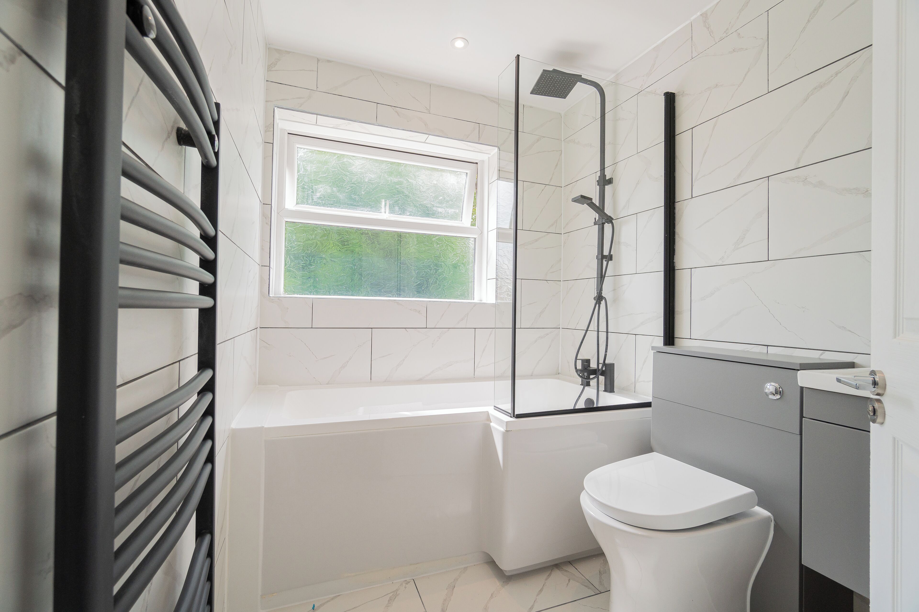 Hårføner, håndklær, såpe og sjampo