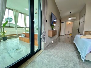 3 chambres, fer et planche à repasser, Wi-Fi, draps fournis