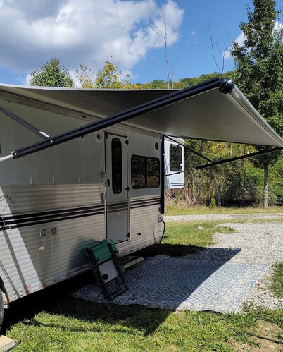 Nice RV with AC in charming Lebanon